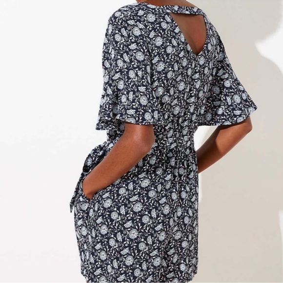 LOFT Daisy Blue Bar Floral V-Neck Romper Flutter Sleeves Blue White Pink Sz L - Picture 2 of 10